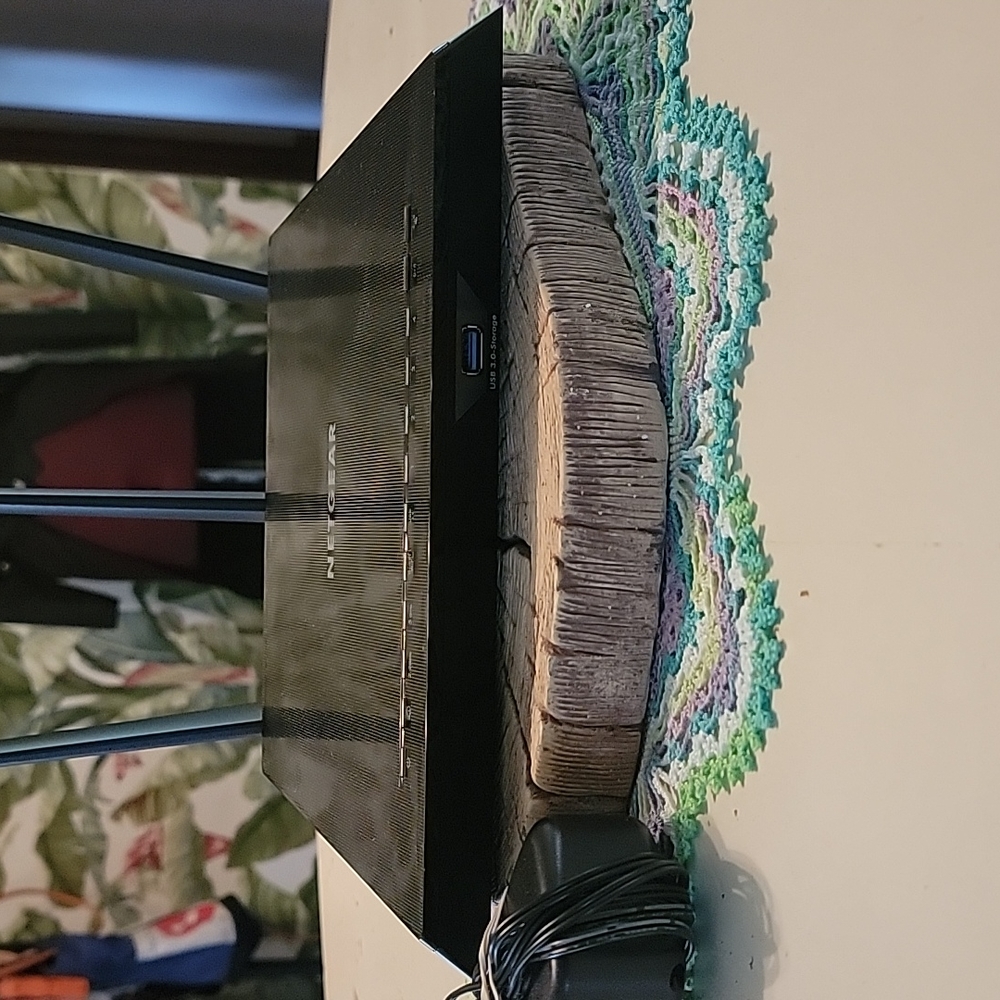 Netgear Nighthawk R7450 Router - Picture 6 of 16